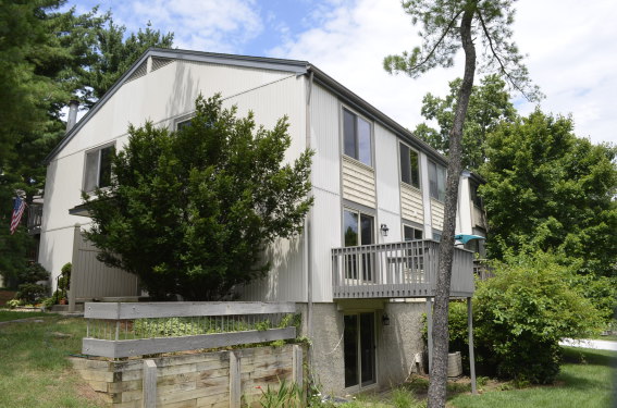 Home for Rent in Parkville - Dendron Court, Parkville, MD 21234