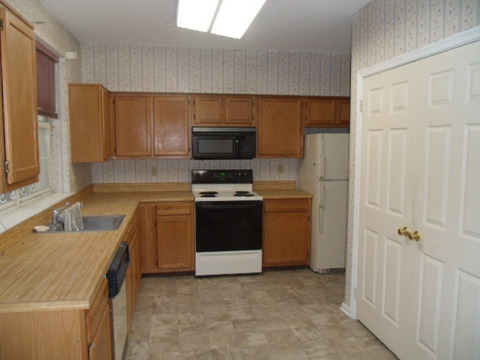 Kitchen - Murdoch Court, Crofton, MD 21114