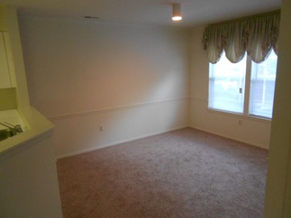 Ellicott City Home for Rent - 7852 Mayfair Circle, Ellicott City, MD 21041